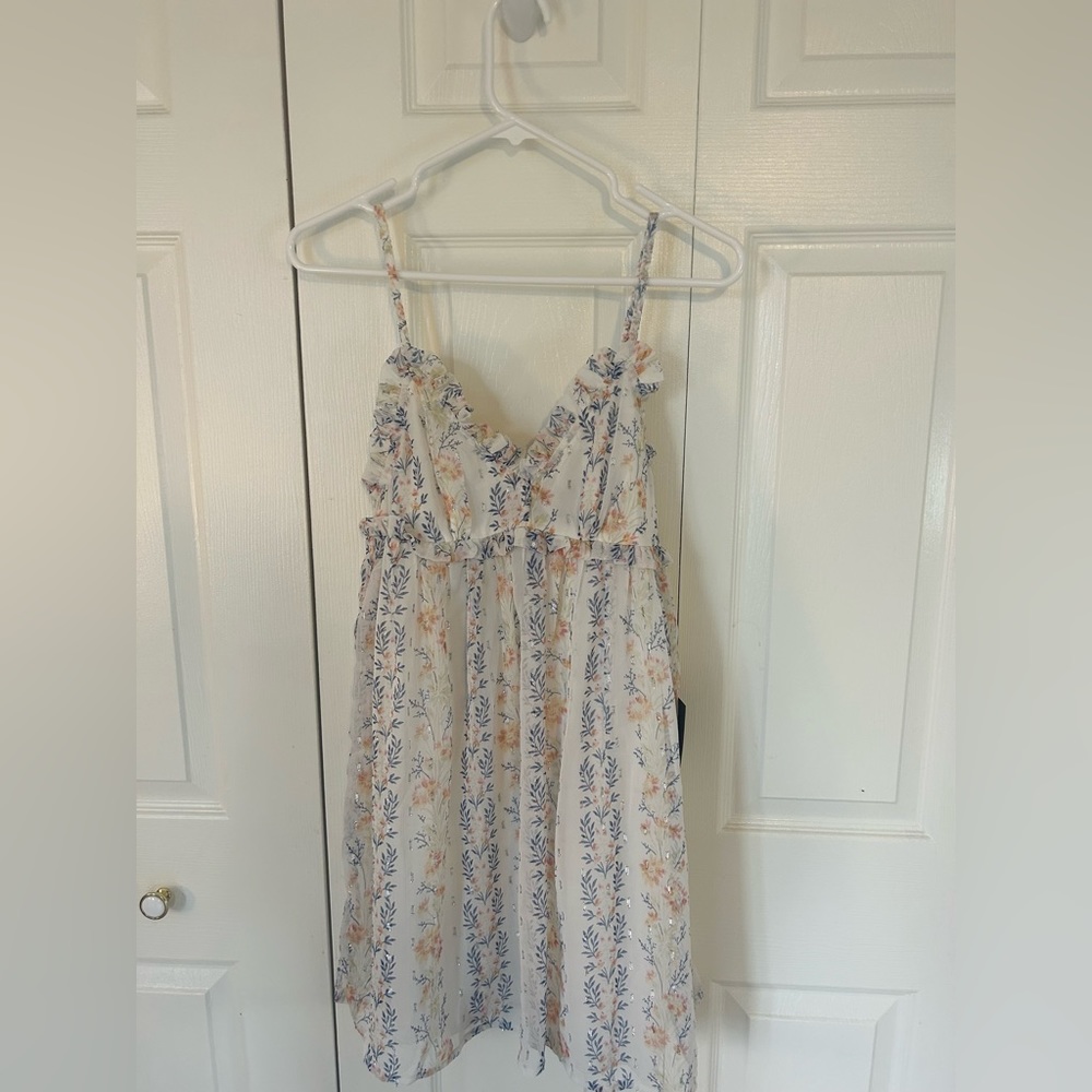 NEVER WORN Lulu’s Floral Mini Dress